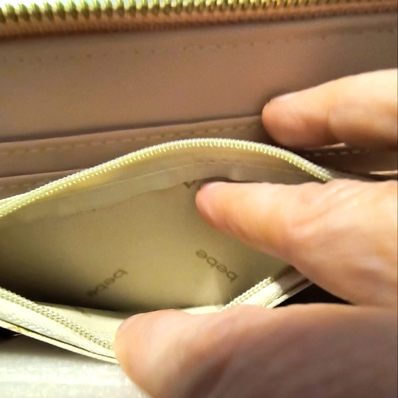 NWT Bebe Blush Pink  Quilted Zip Around  Women's Wallet SMOKE FREE HOME - Picture 6 of 6